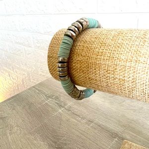 Aqua and silver stretch/elastic bracelet